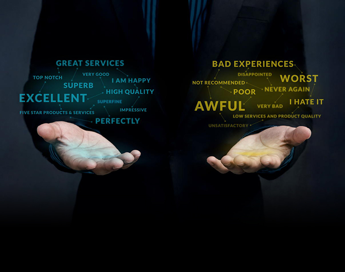 two hands weigh positive and negative lists of customer experience